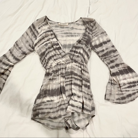 FLOWY SURPLICE ROMPER - Picture 2 of 2